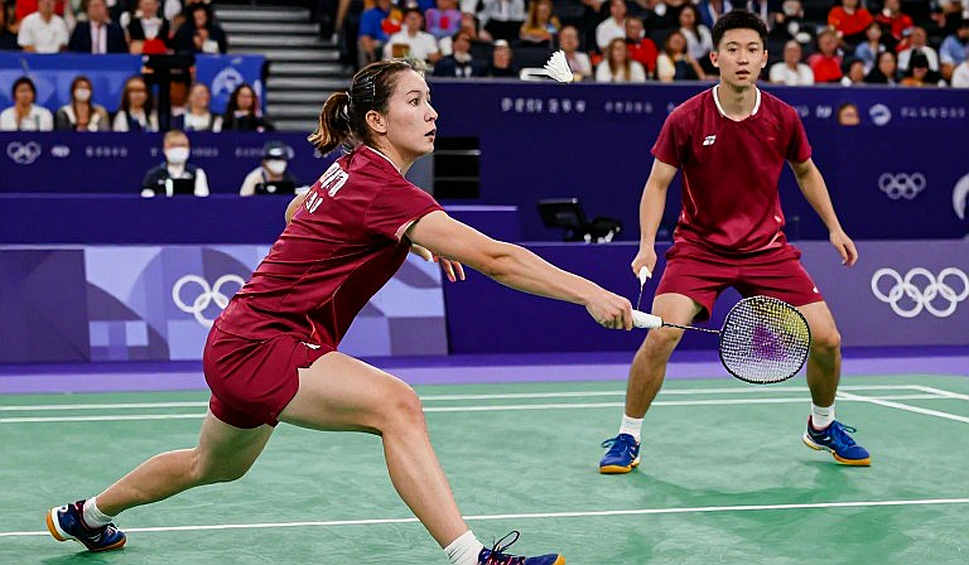 Loh Kean Yew and Kunlavut Vitidsarn Compete for Men's Badminton Gold at the Asian Games: Both Eye National History