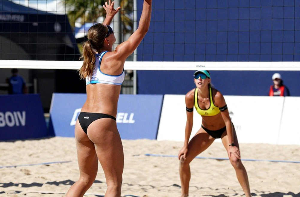 Nebraska quét Creighton 3-0 và cột mốc 15.405 khán giả: bóng chuyền nữ đại học Mỹ nâng trần nhà Nebraska quét Creighton 3-0 và cột mốc 15.405 khán giả: bóng chuyền nữ đại học Mỹ nâng trần nhà