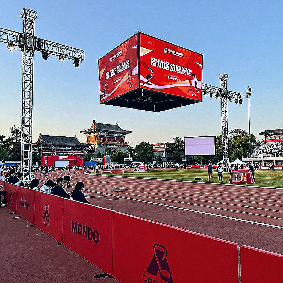 Amy Hunt bứt phá 22.16 giây ở 200m Diamond League, phong độ bùng nổ sau bốn huy chương vàng châu Âu