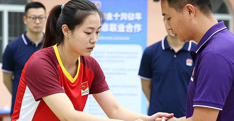 Bên trong kỳ chuyển nhượng V.League: Bản hợp đồng, dòng tiền và những khoảng trống chưa kê khai