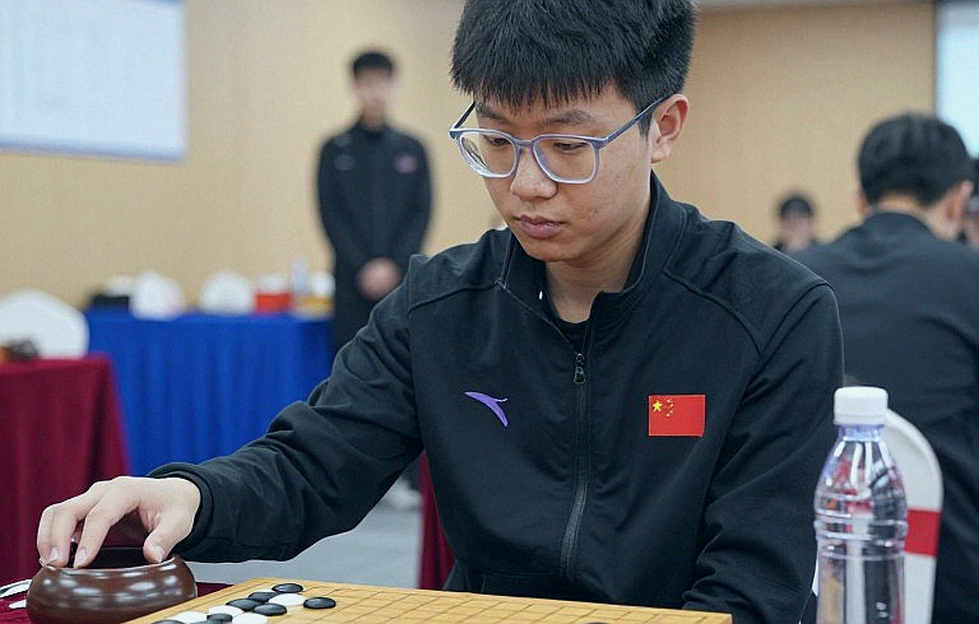 Hiệu ứng khán đài trống: Bóng đá châu Âu học cách chơi cờ không có khán giả