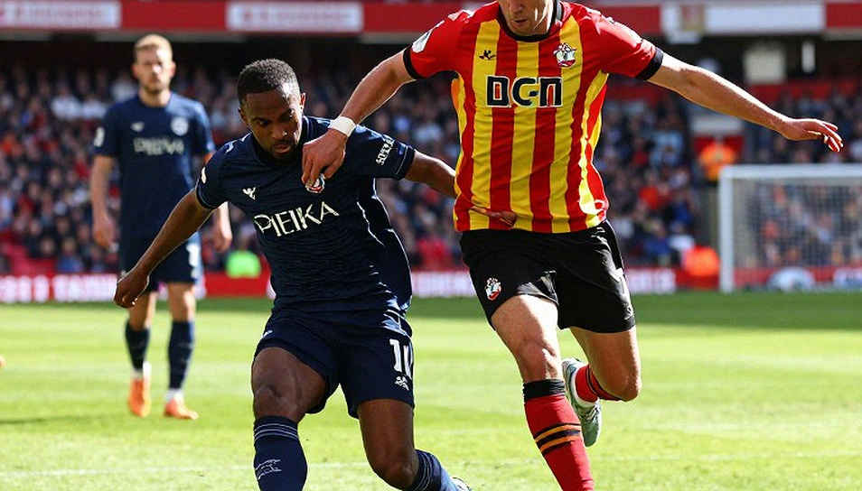 Derby Manchester: Man City hoàn hảo, Man United chạm đáy, và cái bẫy của những con số Derby Manchester: Man City hoàn hảo, Man United chạm đáy, và cái bẫy của những con số