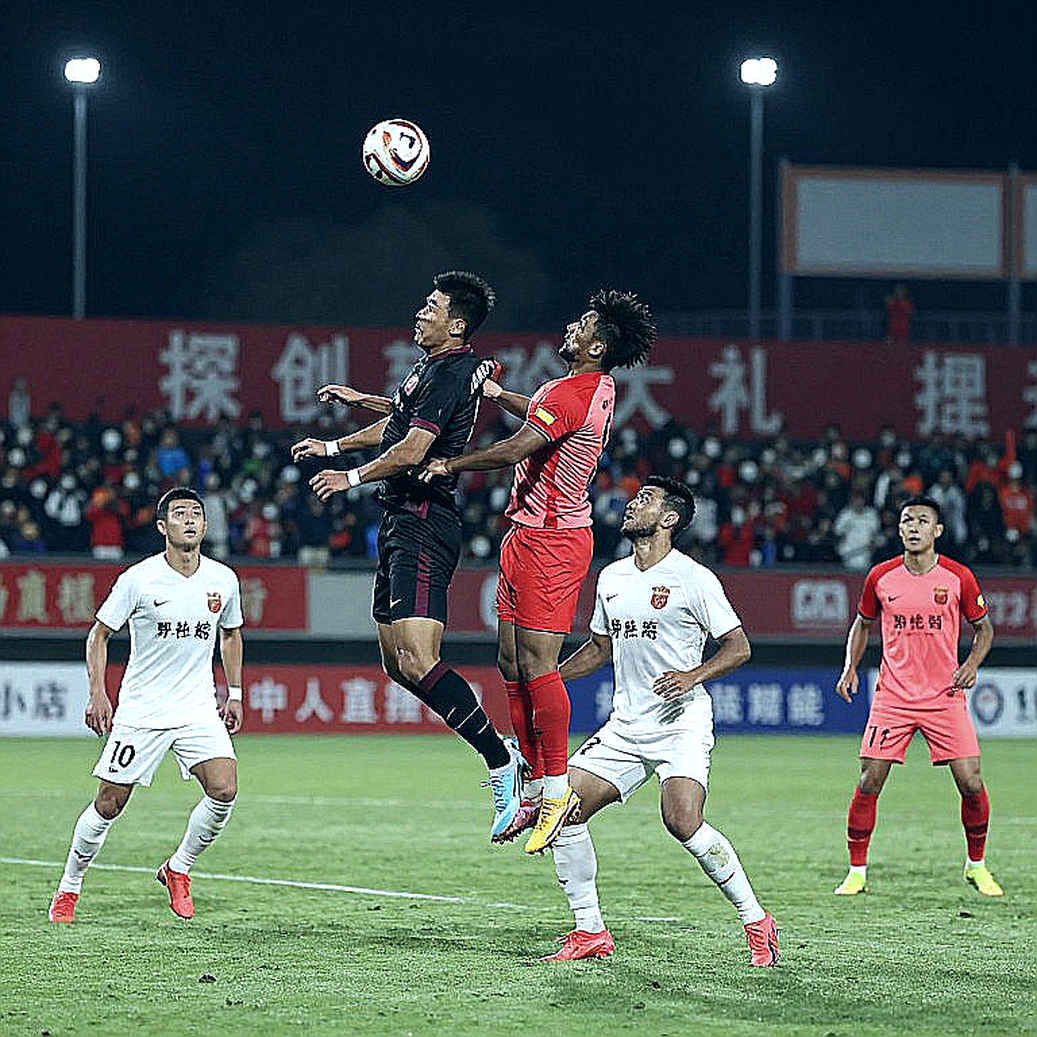 Kỳ chuyển nhượng 2026 và bản báo cáo 38 trang không có một dòng dữ liệu Kỳ chuyển nhượng 2026 và bản báo cáo 38 trang không có một dòng dữ liệu
