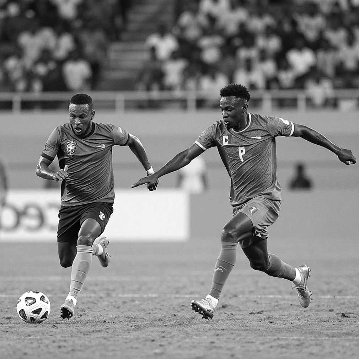 Suất ngoại binh thứ tư và khoảng trống phía sau hàng công V.League